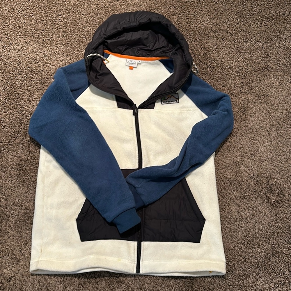 Passenger hoodie. Original,wear it for a day at home or a day in the mountains!